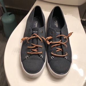 SPERRY navy boat shoes size 10
